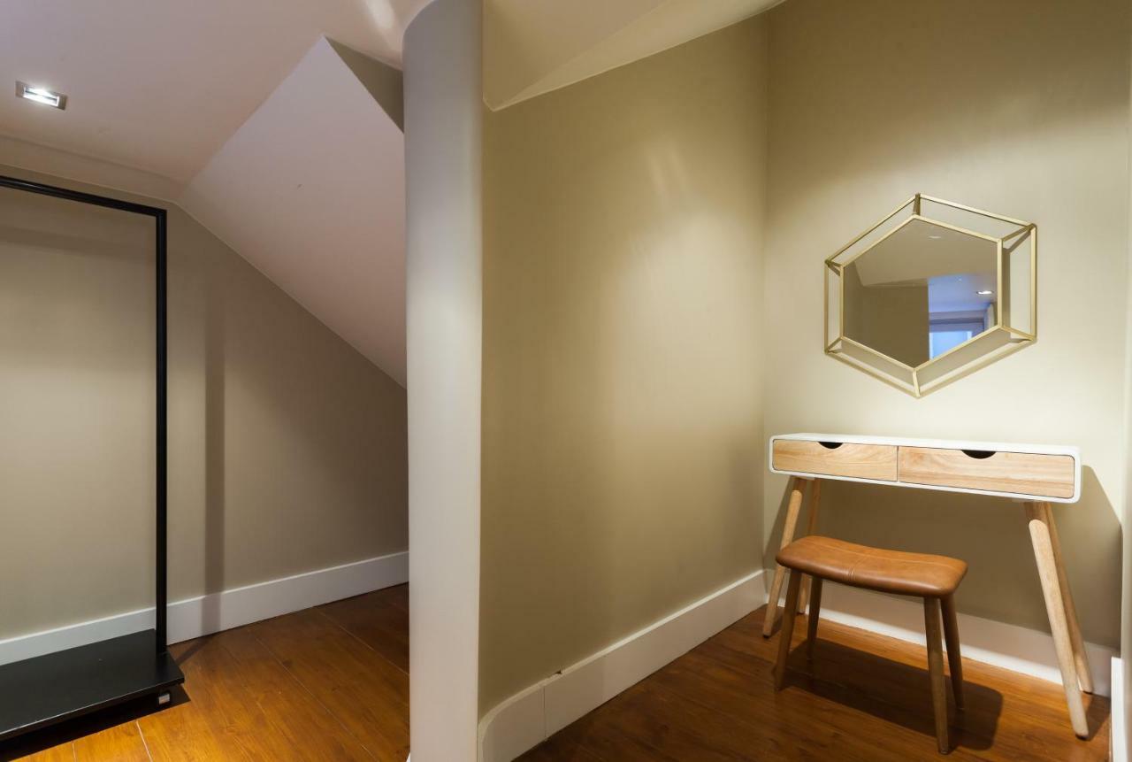 Baixa Vintage Three-Bedroom Apartment - By Lu Holidays Lisboa Exteriör bild
