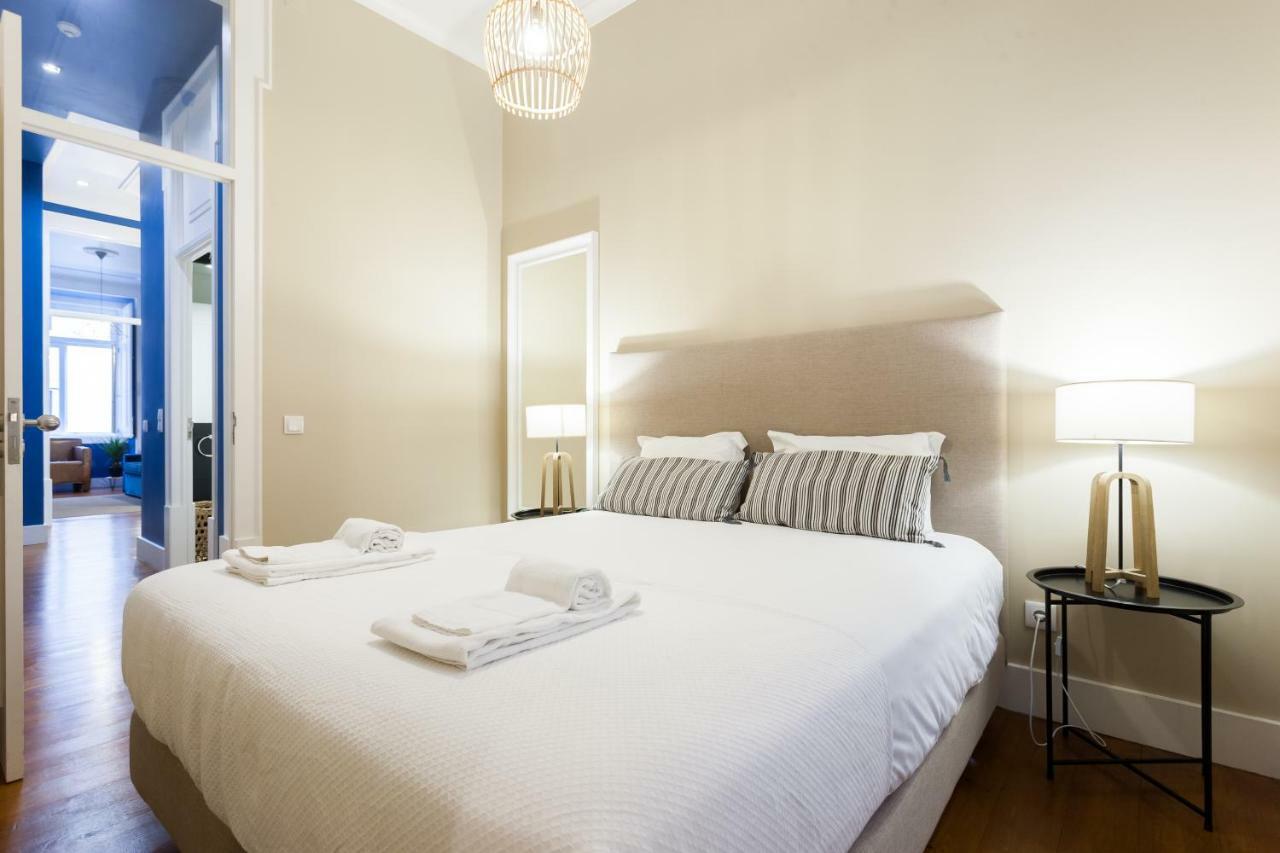 Baixa Vintage Three-Bedroom Apartment - By Lu Holidays Lisboa Exteriör bild