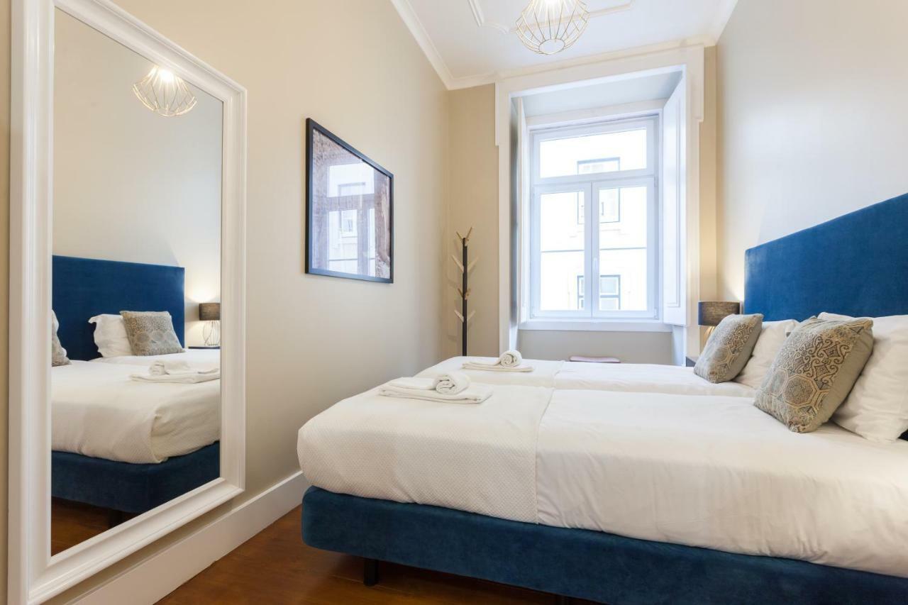 Baixa Vintage Three-Bedroom Apartment - By Lu Holidays Lisboa Exteriör bild